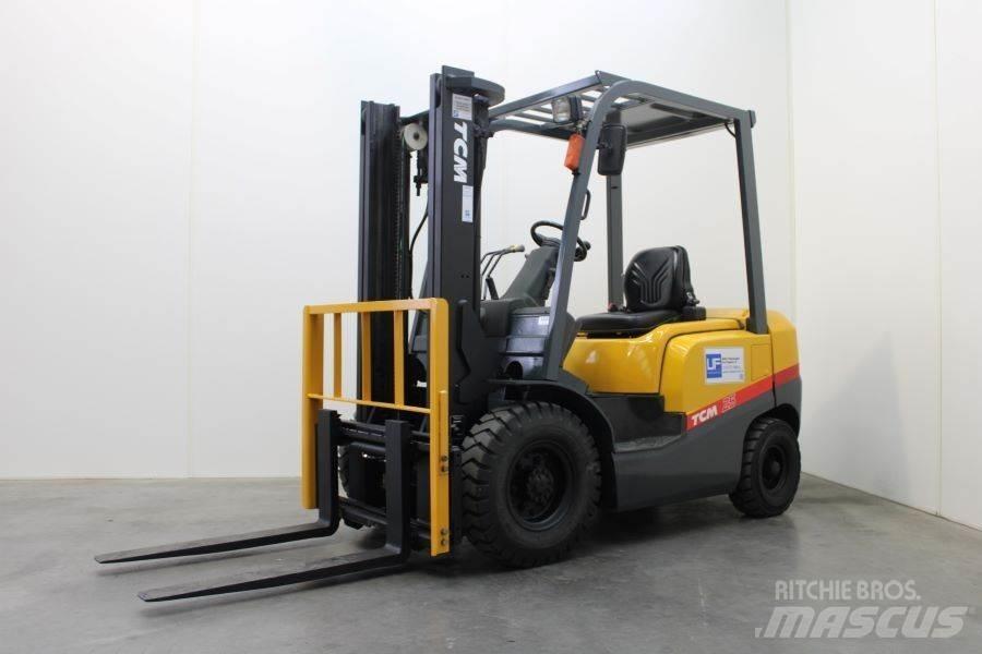 TCM FD 25 T 3 Chariots diesel