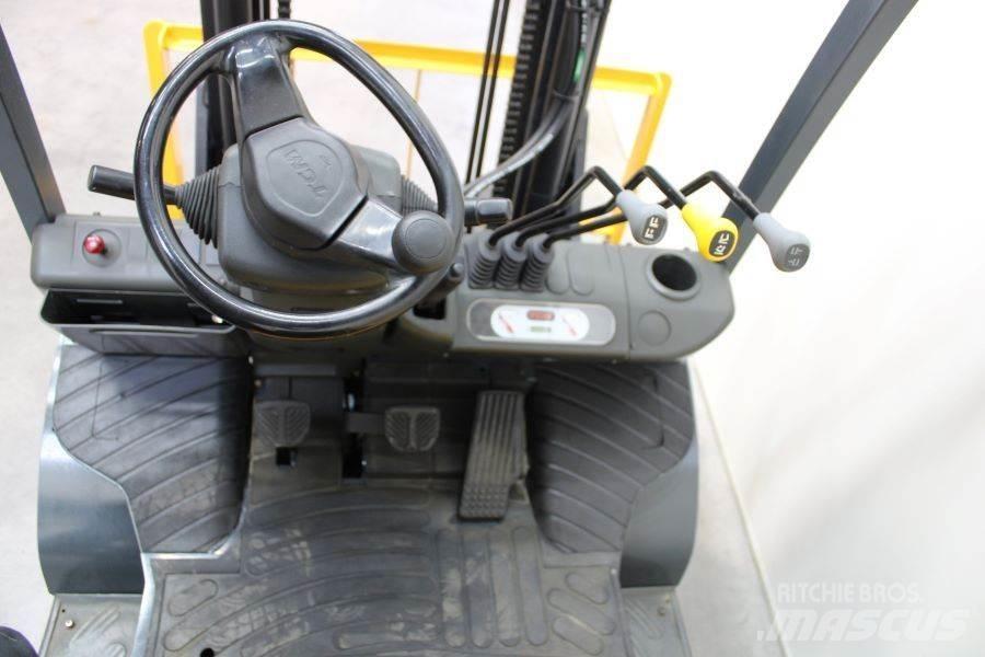 TCM FD 25 T 3 Chariots diesel