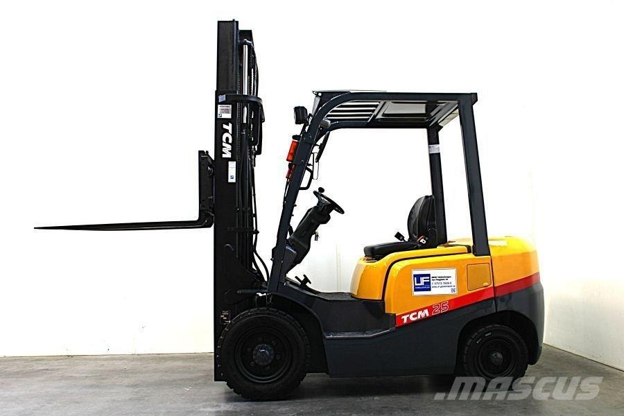 TCM FD 25 T 3 Chariots diesel