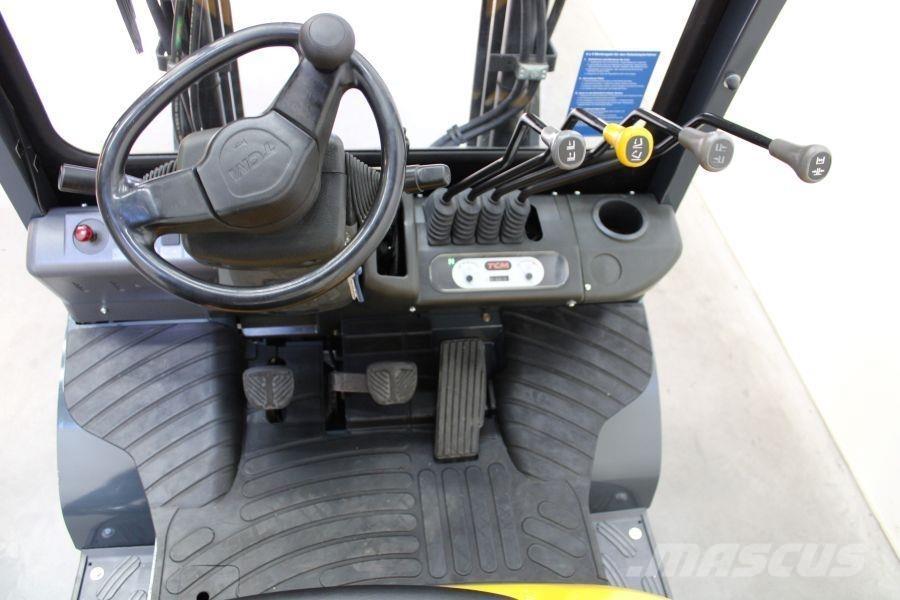 TCM FD 25 T 3 Chariots diesel