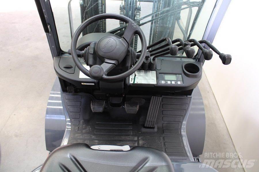 Toyota 02-8FGF25 Chariots GPL