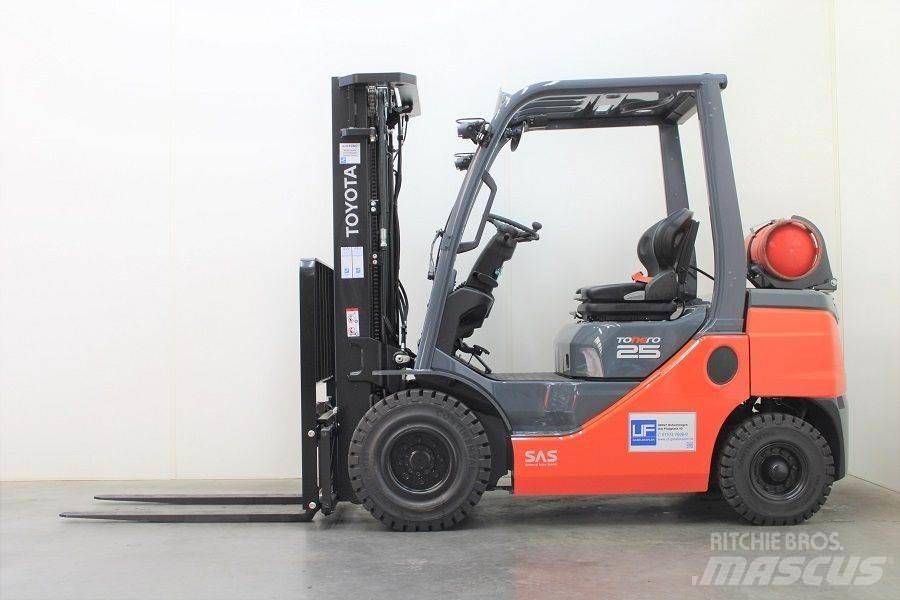 Toyota 02-8FGF25 Chariots GPL