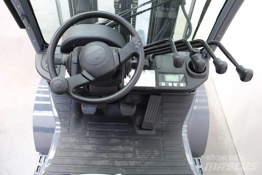 Toyota 02-8FGF25 Chariots GPL