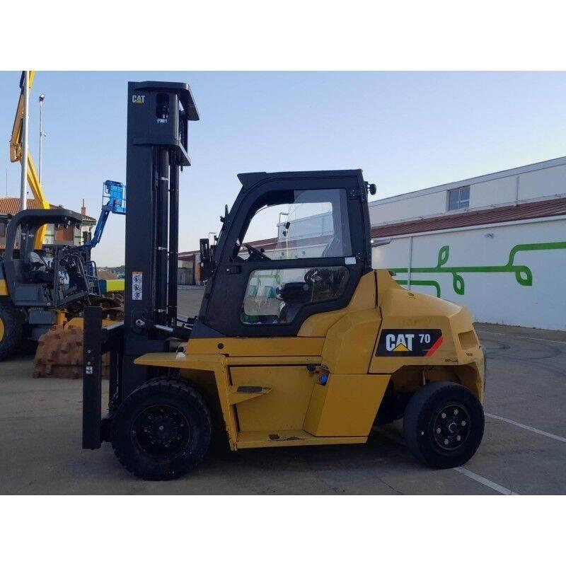CAT DP70N1 Chariot tout terrain