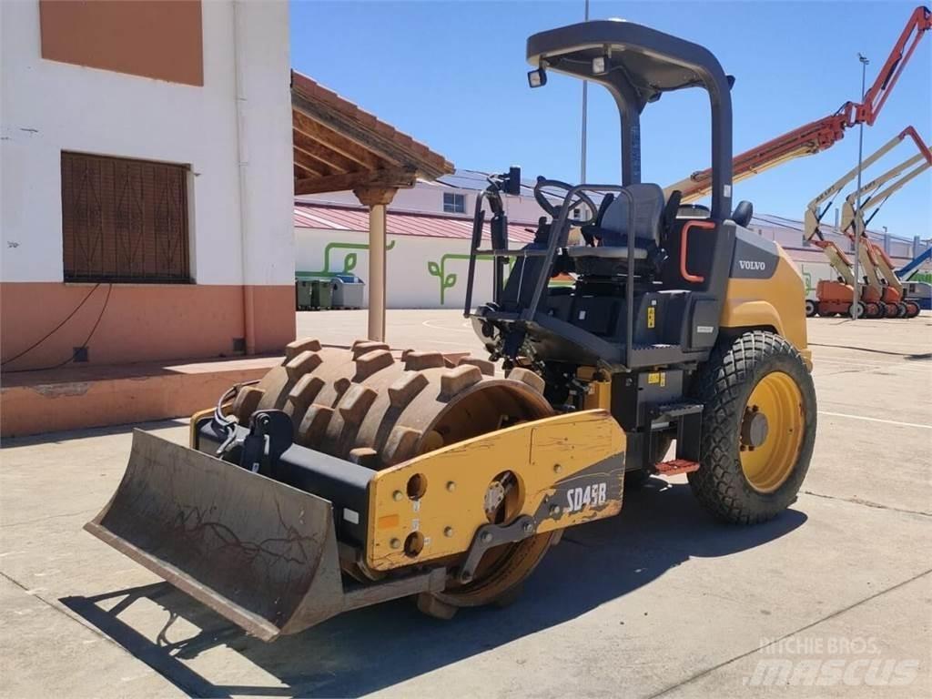 Volvo SD45B Compacteur de sol