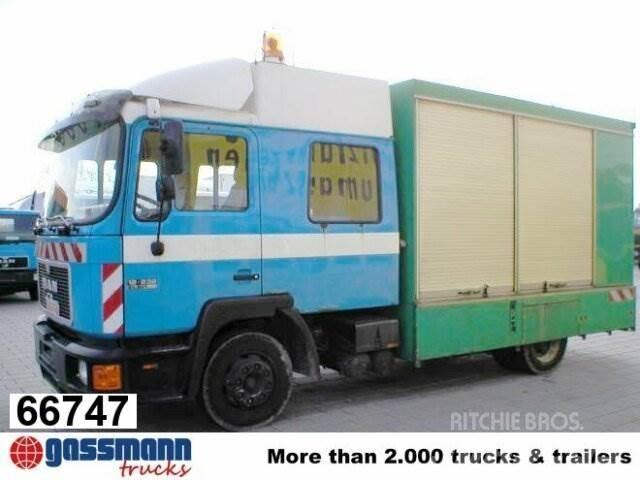 MAN Spülwagen Balayeuse / Autolaveuse