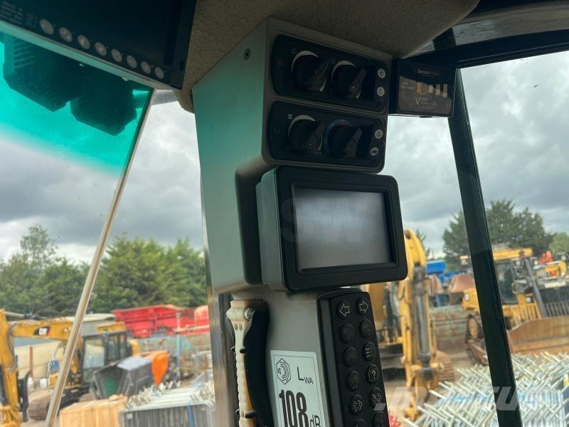 CAT 972M Chargeuse sur pneus