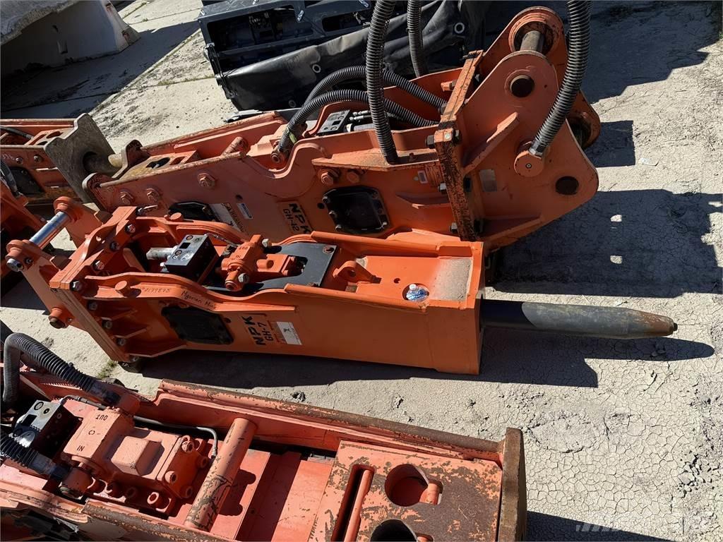 NPK GH-7 HAMMER Marteau hydraulique