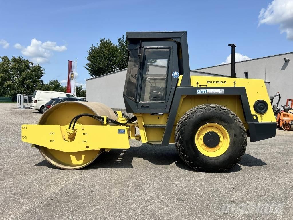 Bomag BW 213 D-2 Rouleaux monocylindre