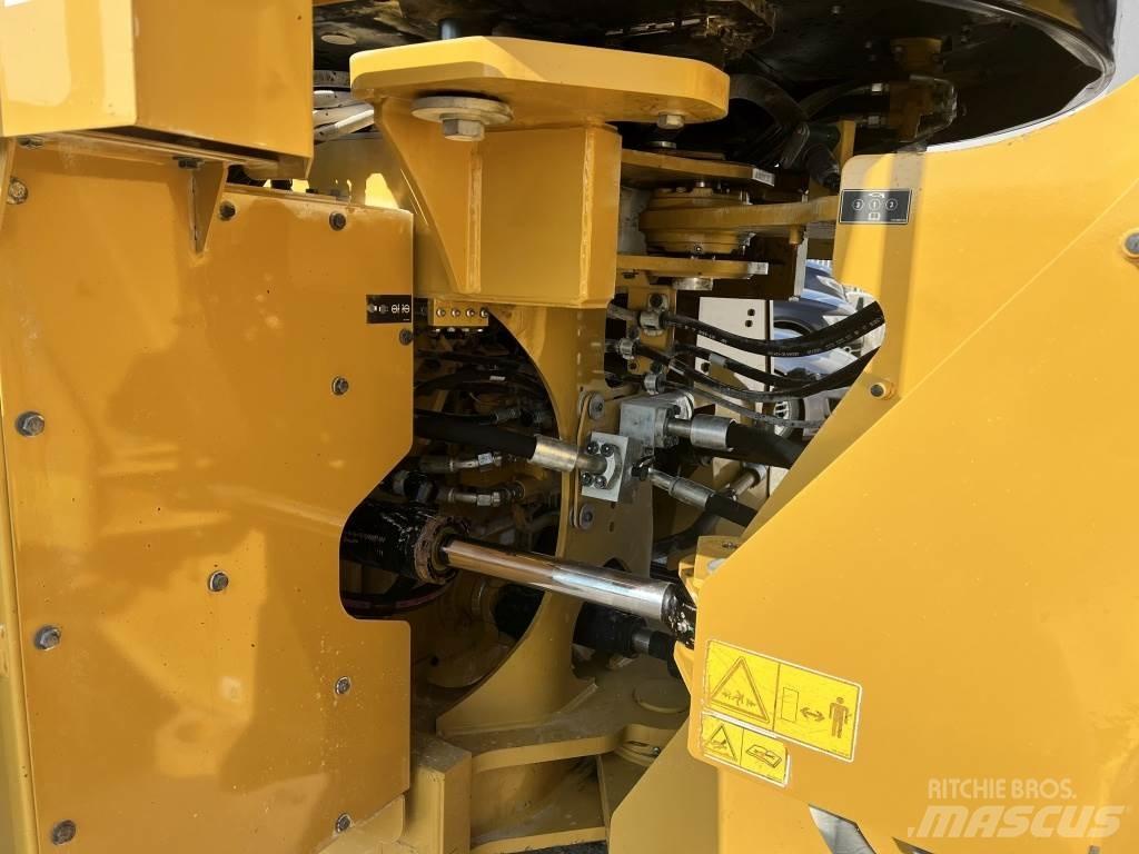 CAT 966 M Chargeuse sur pneus
