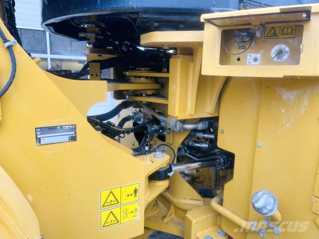 CAT 966K Chargeuse sur pneus