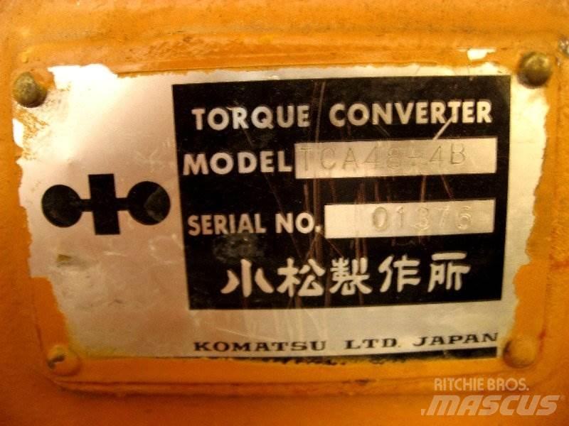 Komatsu HD325-3 Getriebe Autres accessoires
