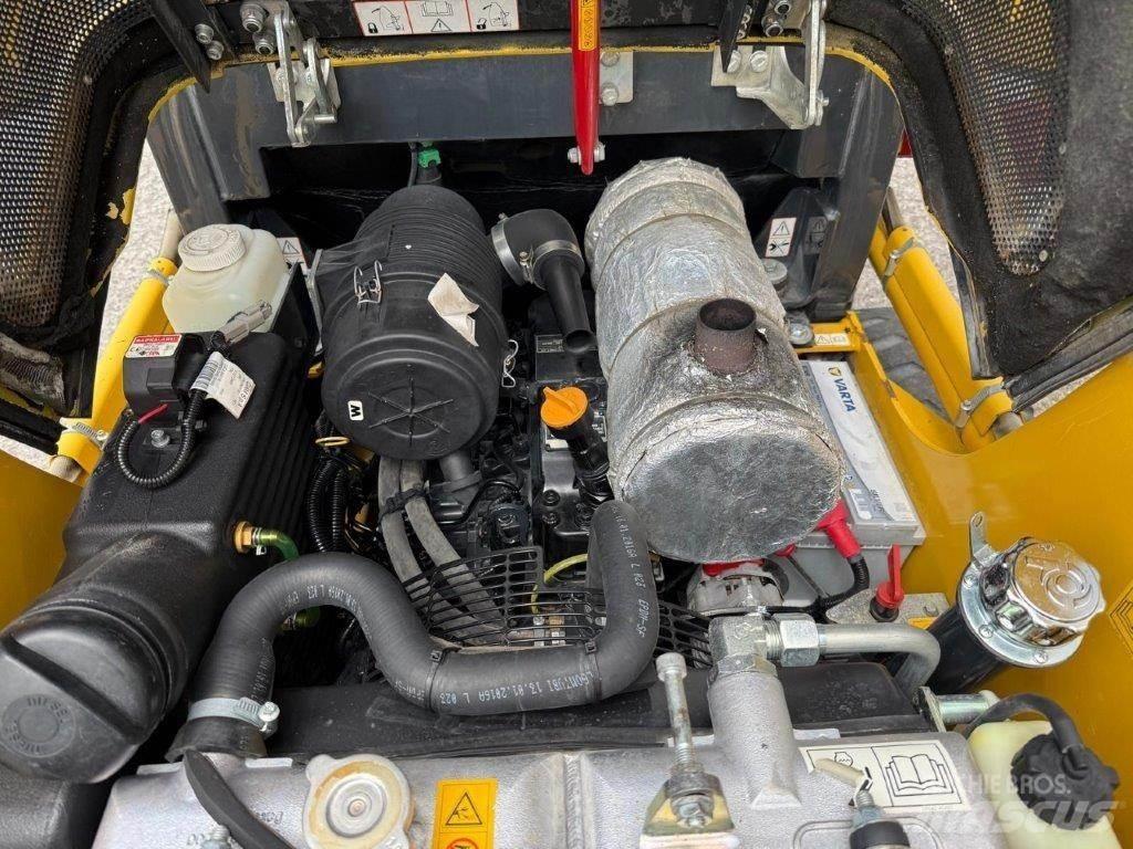 Komatsu SK714-5 Chargeuse compacte