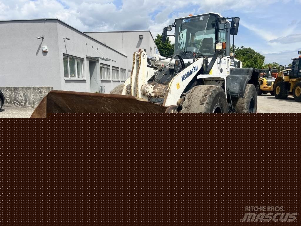 Komatsu WA 320-6 Chargeuse sur pneus