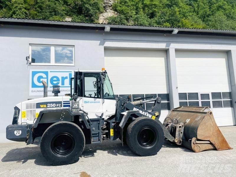Komatsu WA250PZ-6 Chargeuse sur pneus