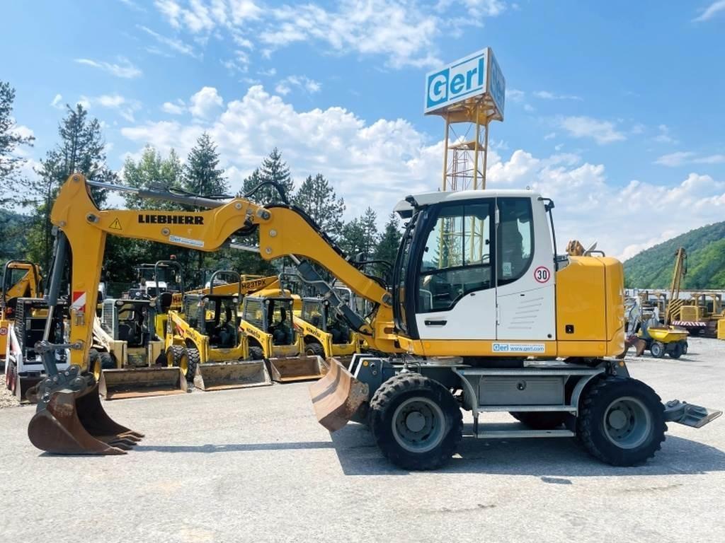 Liebherr A910 Compact Pelle sur pneus