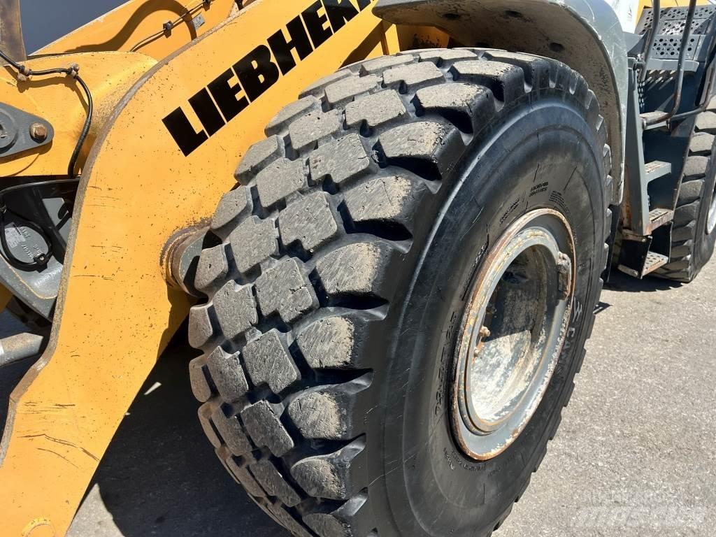 Liebherr L 556 Chargeuse sur pneus