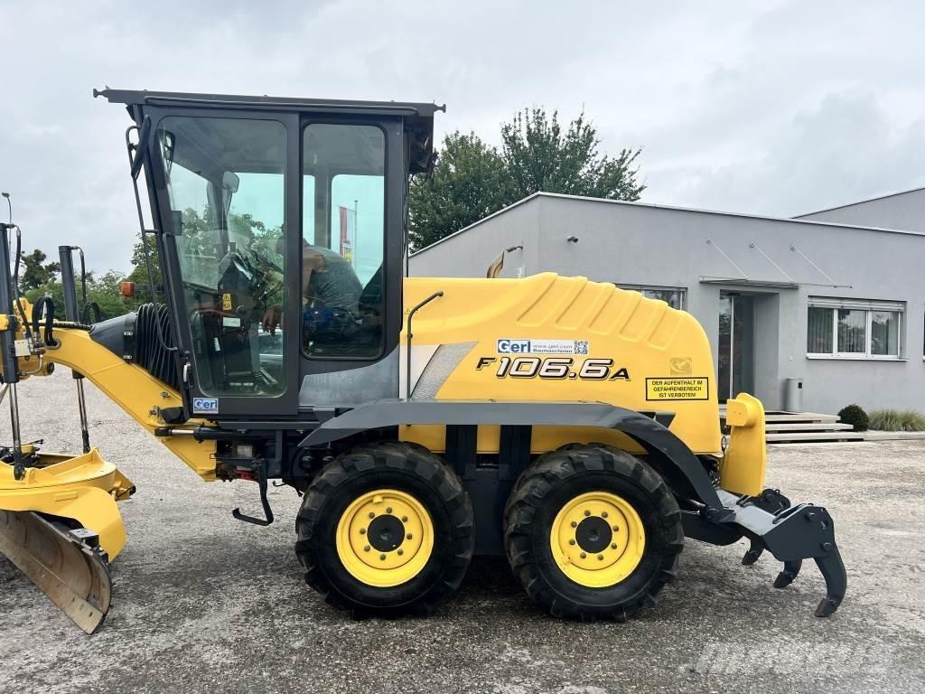 New Holland F 106.6 A Niveleuse