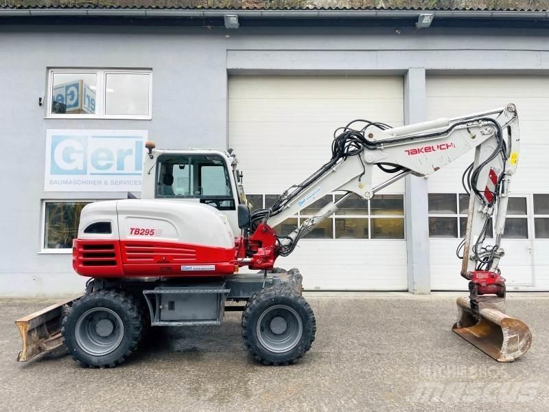 Takeuchi TB295W Pelle sur pneus