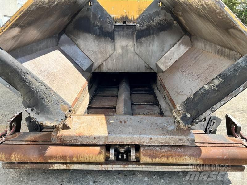  Volvo-ABG 6870 Finisseur