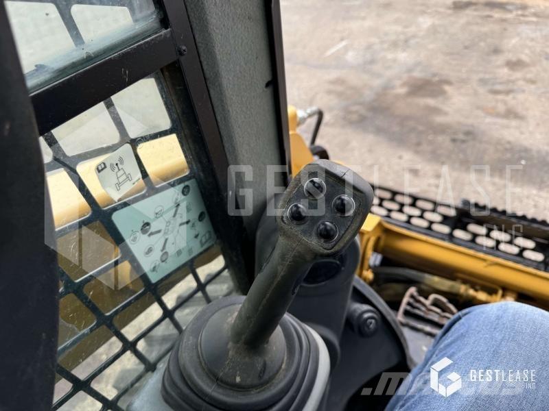CAT 236D Mini chargeuse