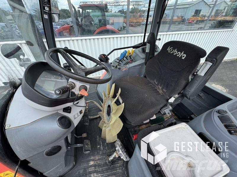 Kubota M6121 Tracteur