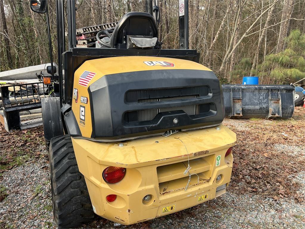 CAT 903D Chargeuse sur pneus