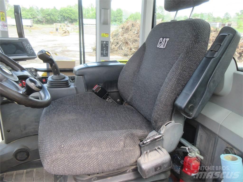 CAT 938M Chargeuse sur pneus