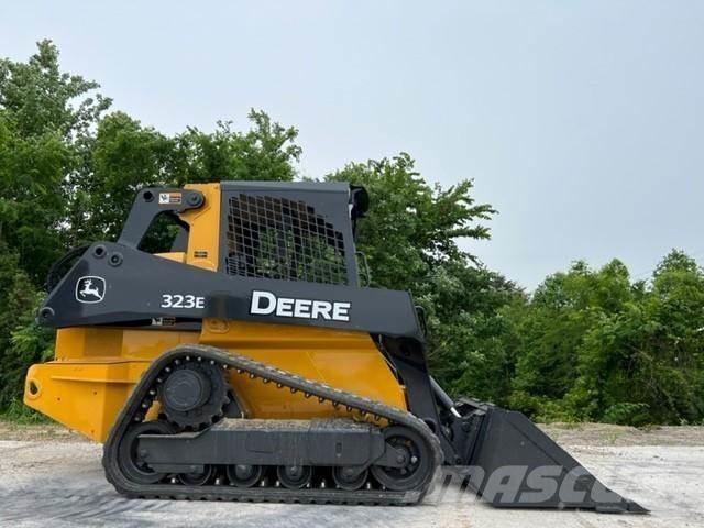 John Deere 323E Chargeuse compacte