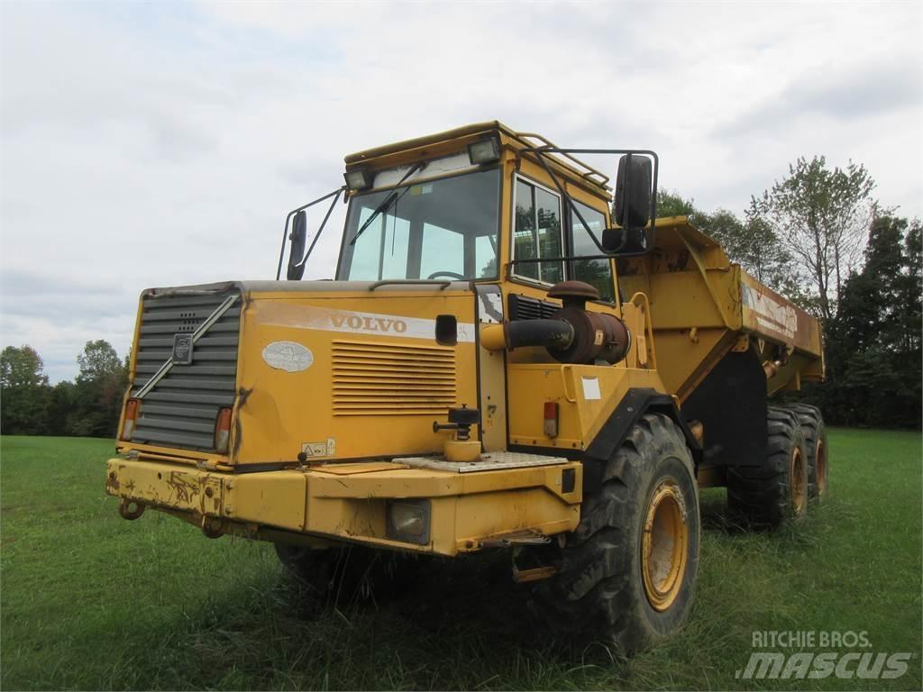 Volvo A25C Camion benne