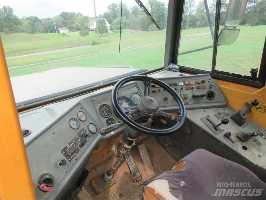 Volvo A25C Camion benne