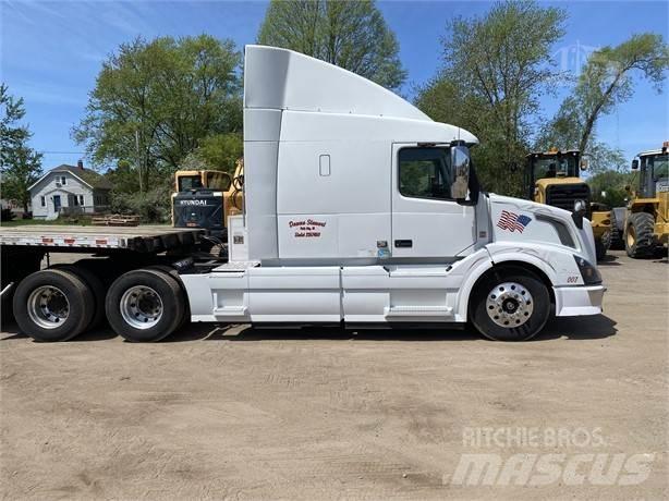 Volvo VNL64T670 Tracteur routier