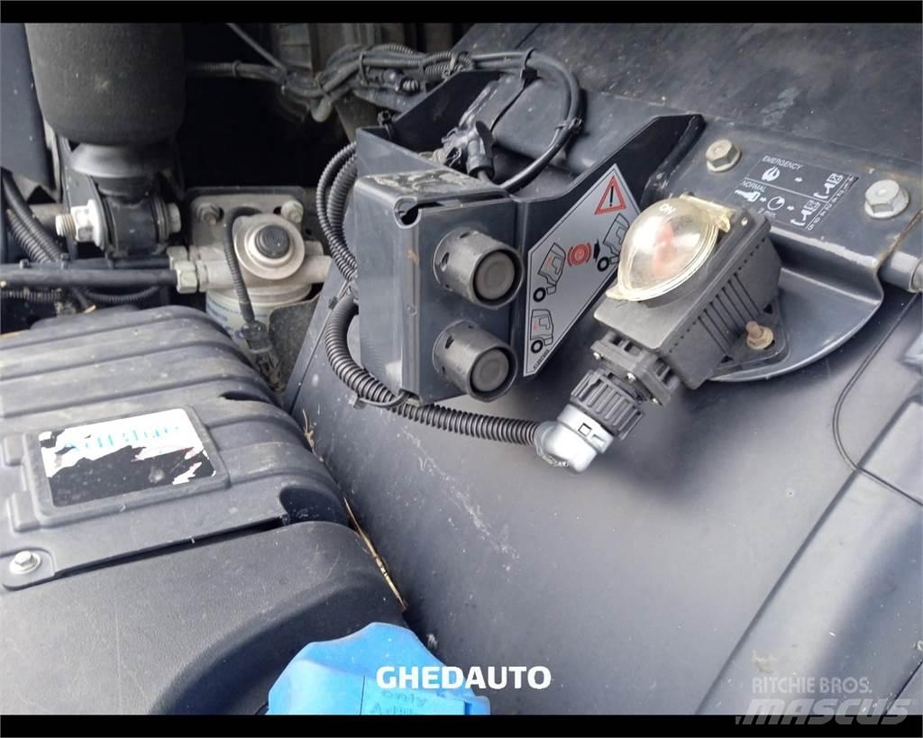 Iveco AS440S48 Camion Fourgon