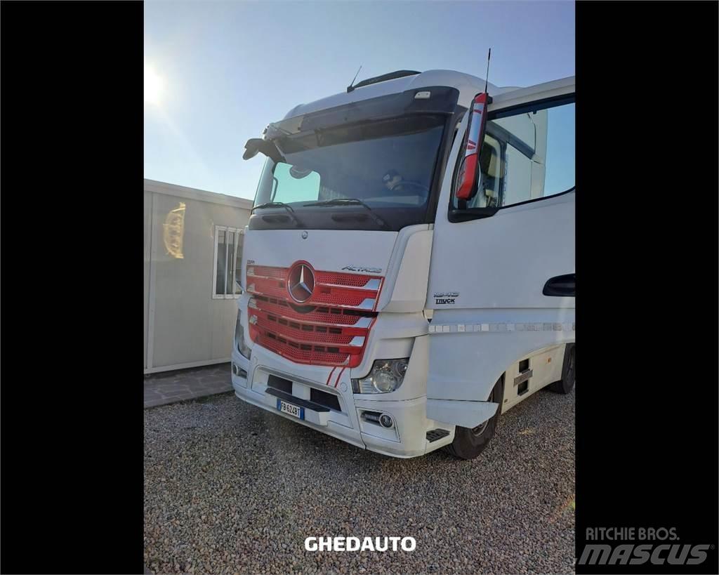 Mercedes-Benz ACTROS Camion Fourgon