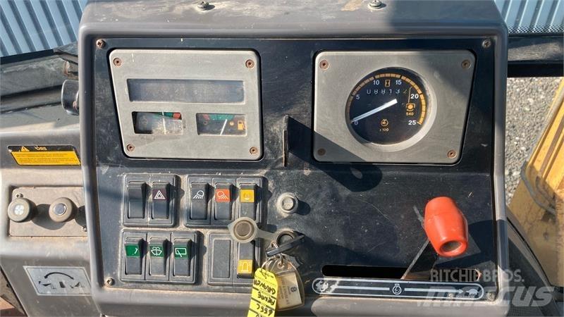Ford 655 C Tractopelle