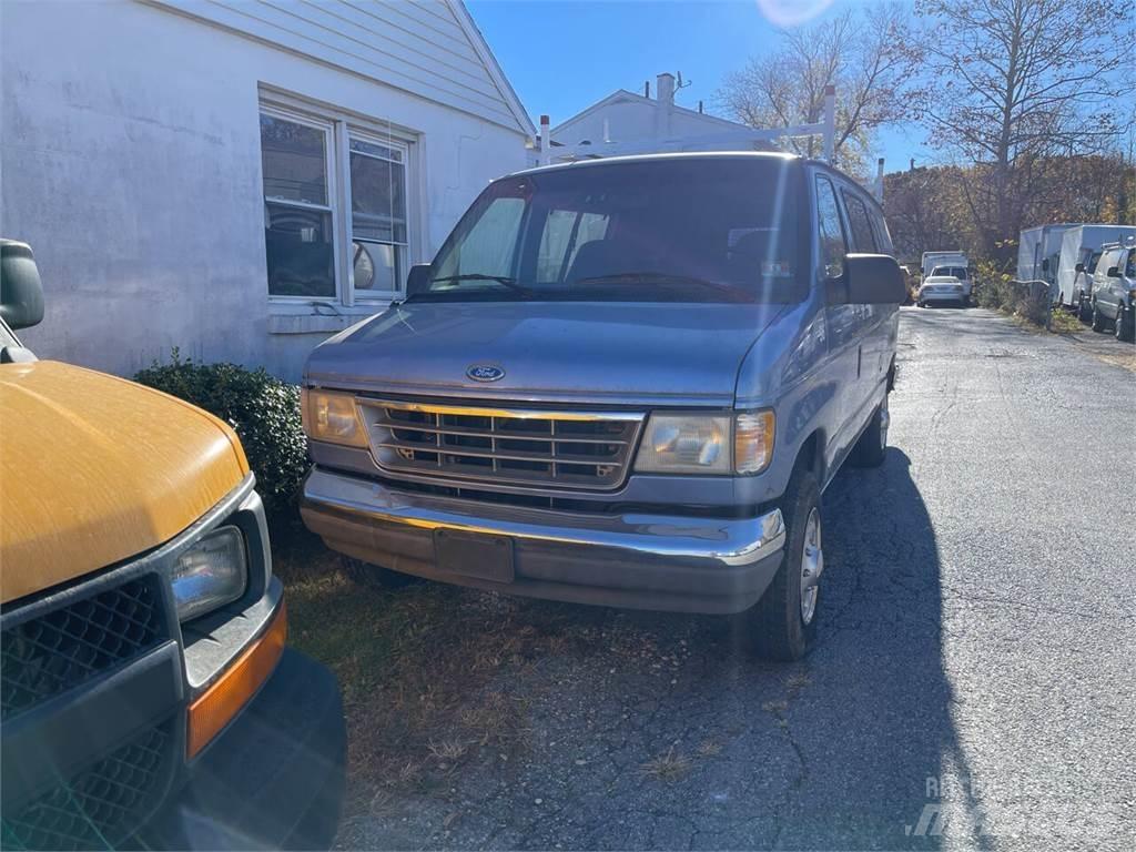 Ford E-250 Utilitaire