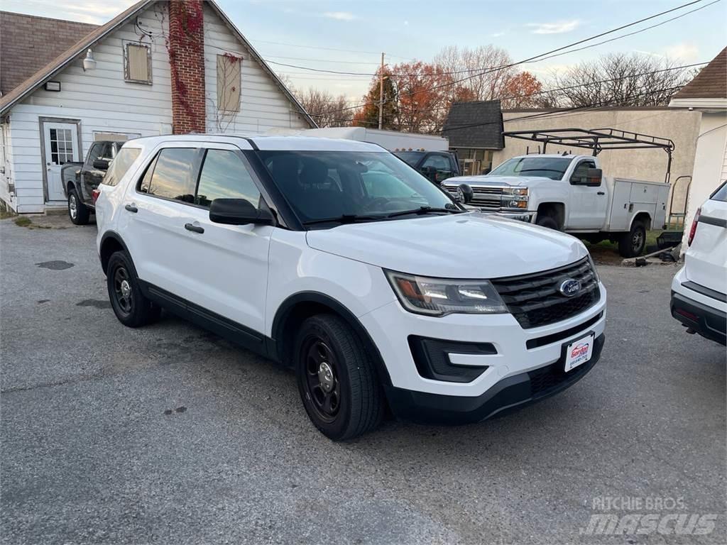 Ford Explorer Voiture