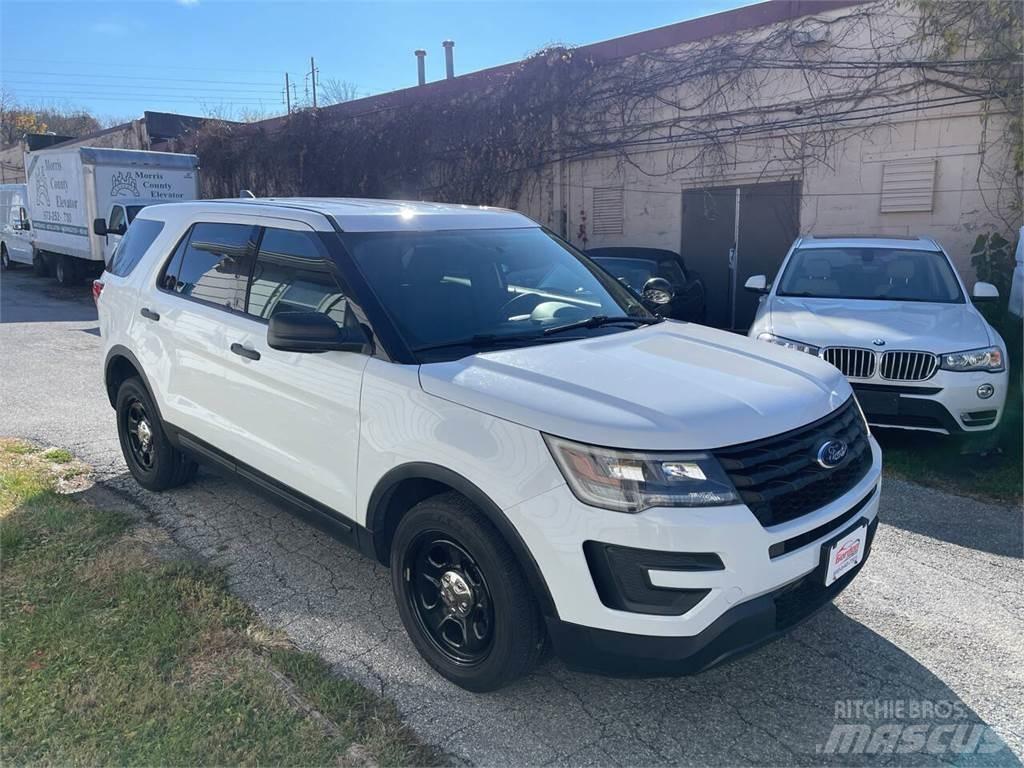 Ford Explorer Voiture