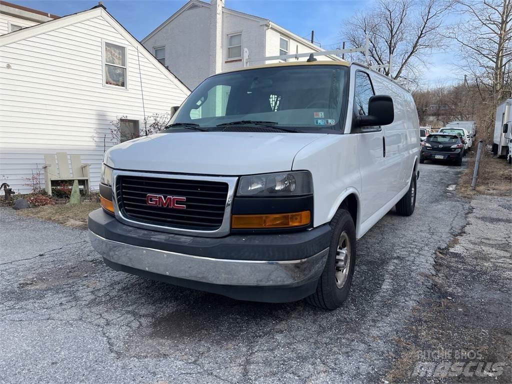 GMC Savana Utilitaire