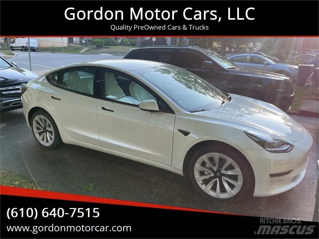 Tesla Model 3 Voiture