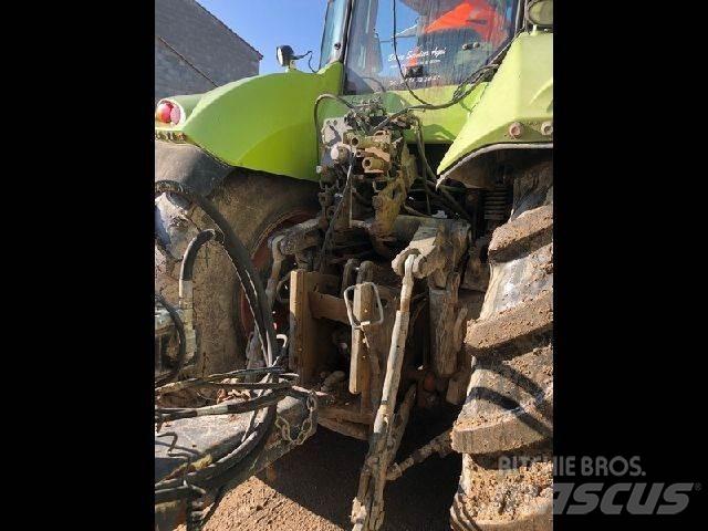 CLAAS AXION 850 Tracteur