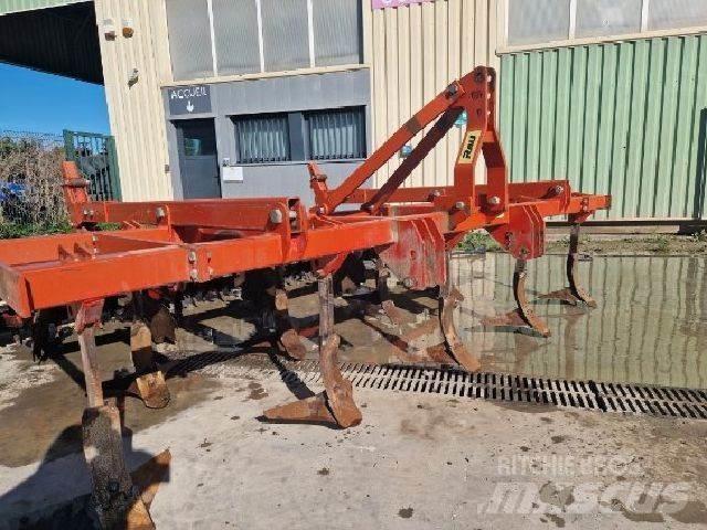 Rau PM 2 P 4 M Déchaumeur, cultivateur