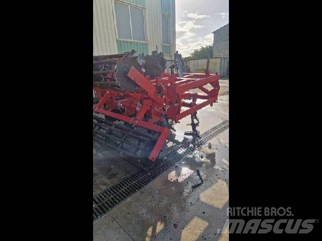 STP RKW 5500 Déchaumeur, cultivateur