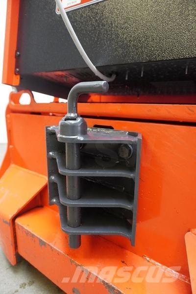 Linde P 30 132 Chariot remorqueur