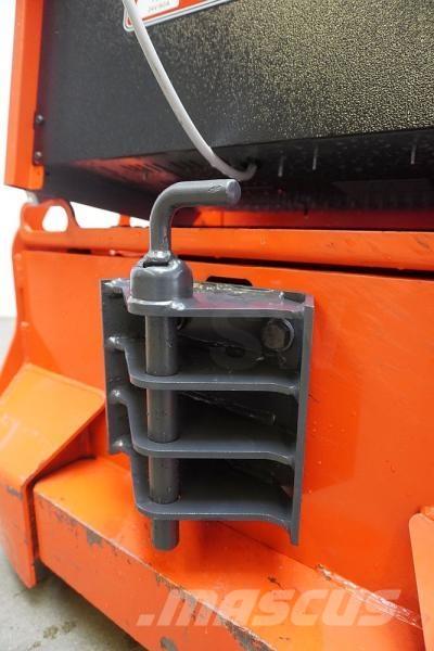 Linde P 30 132 Chariot remorqueur