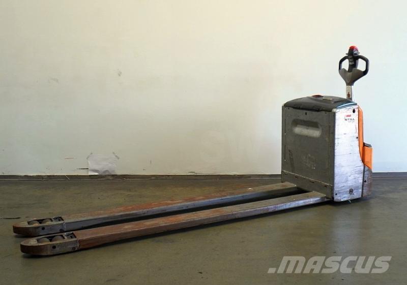 Still EXU 20 Transpalette accompagnant