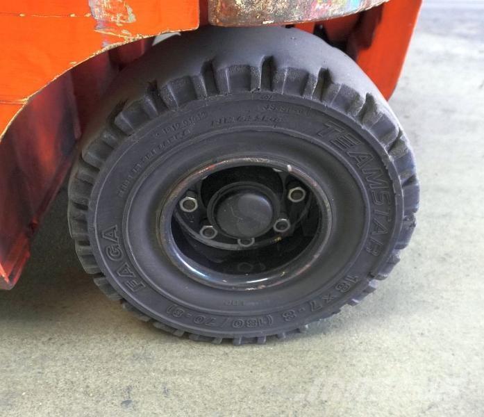 Toyota 8FBMT25 Chariots élévateurs électriques