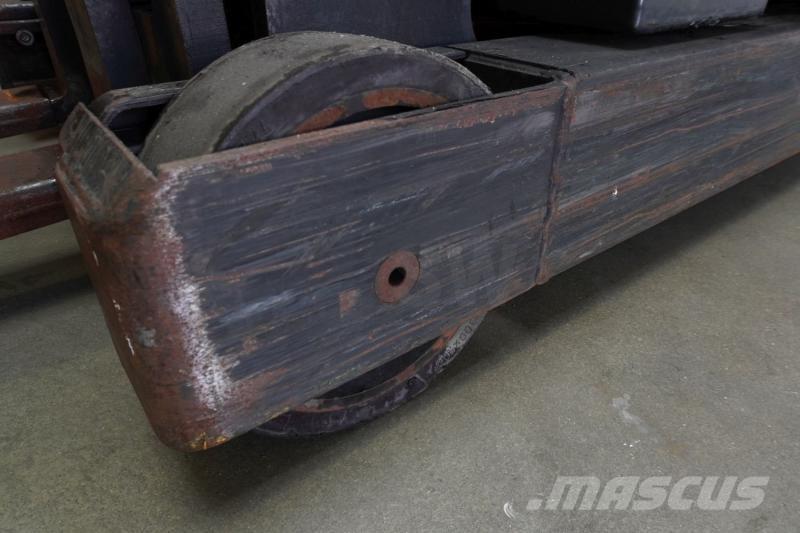 Toyota RRE1/15 Chariot à mât rétractable