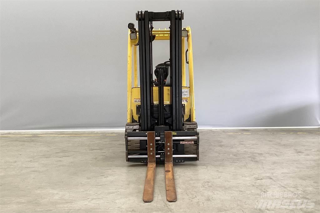 Hyster J2.5XN Chariots élévateurs électriques