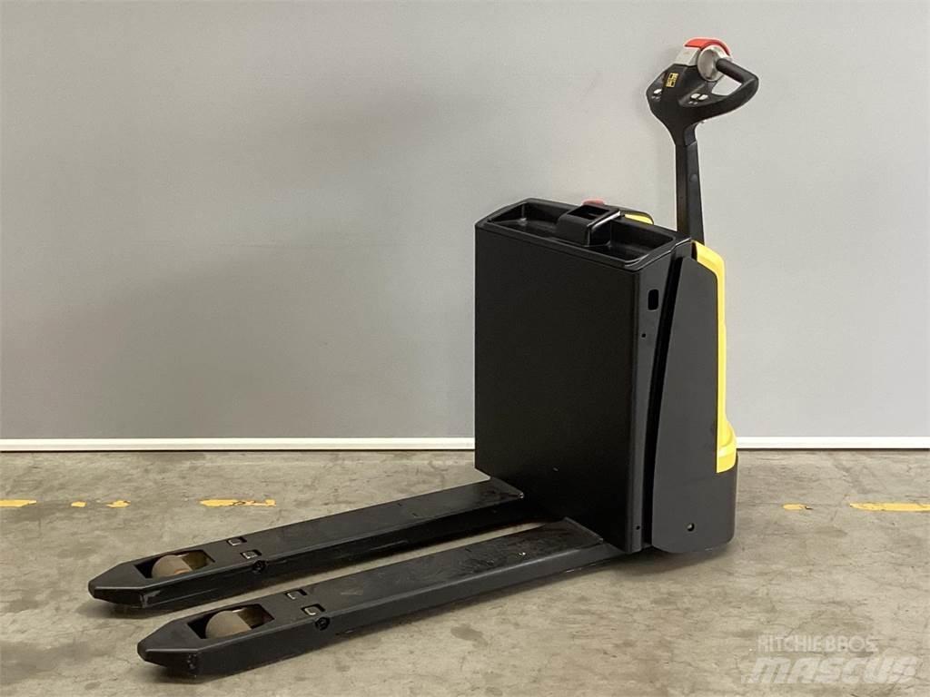 Hyster P1.6 Gerbeur accompagnant